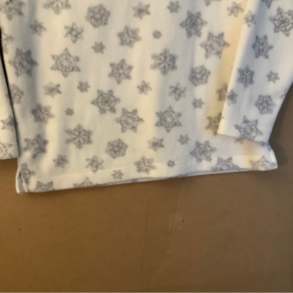FLEECE SNOW FLAKES, PULLOVER. BUNDLE BONANZA - Picture 10 of 10
